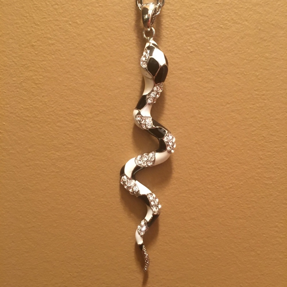 Black & White snake necklace